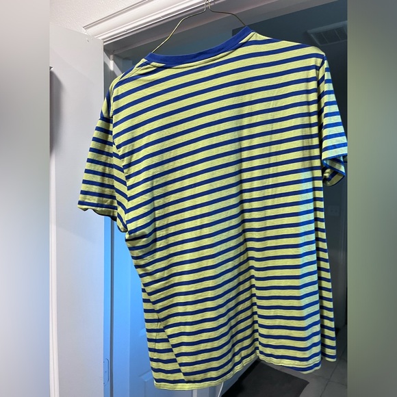 VNeck - Picture 3 of 4